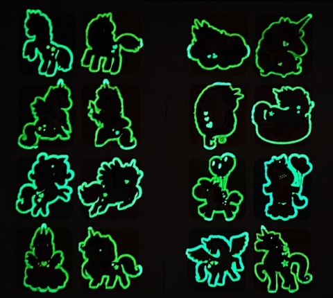 Brzdące kolorują Jednorożce Kolorowanka Malowanka dla dzieci naklejki