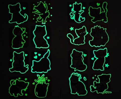 Brzdące kolorują Kotki Kolorowanka Malowanka dla dzieci + Naklejki